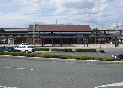 ���L���w