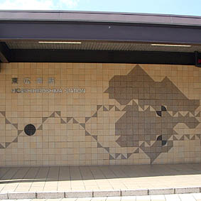 ���L���w