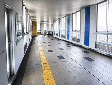 ���C���� ����w