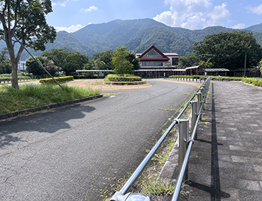 ���l�� �㒆�w