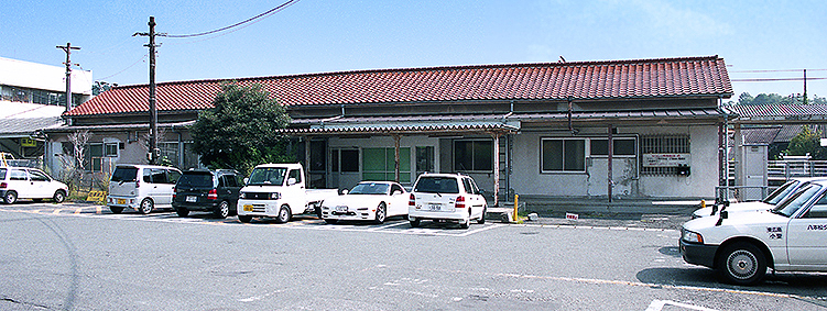 ���{���w