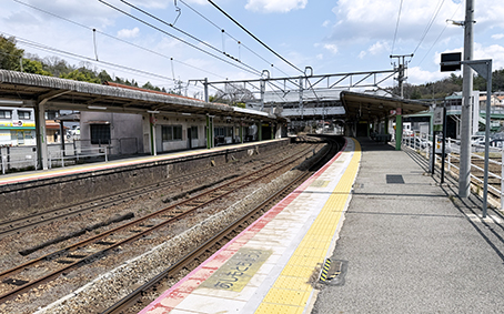 �R�z�� ���{���w