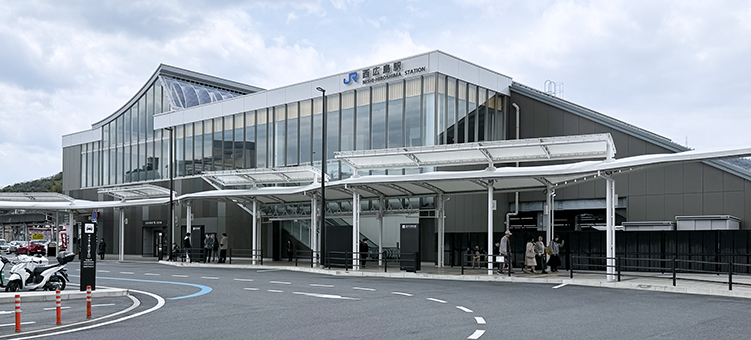 �R�z�� ���L���w