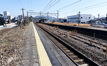 �R�z�� �c�z�{�w