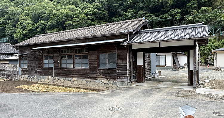 ������ �����L���w���w��