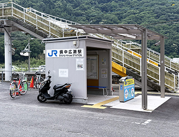 ������ �����L���w