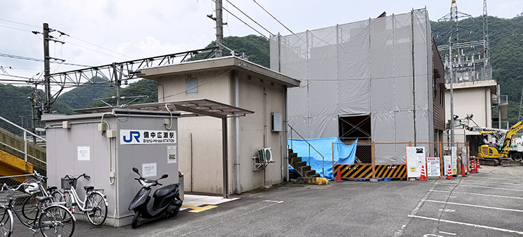 ������ �����L���w