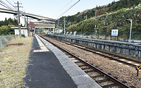 �R�A�� ���؉w