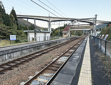 �R�A�� ���؉w