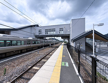 草津線 石部駅