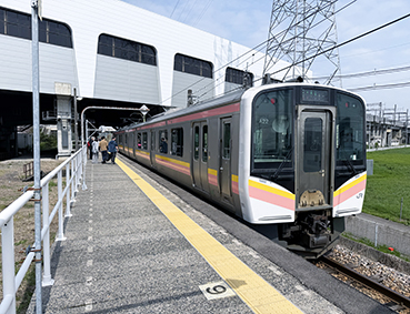 弥彦線 燕三条駅