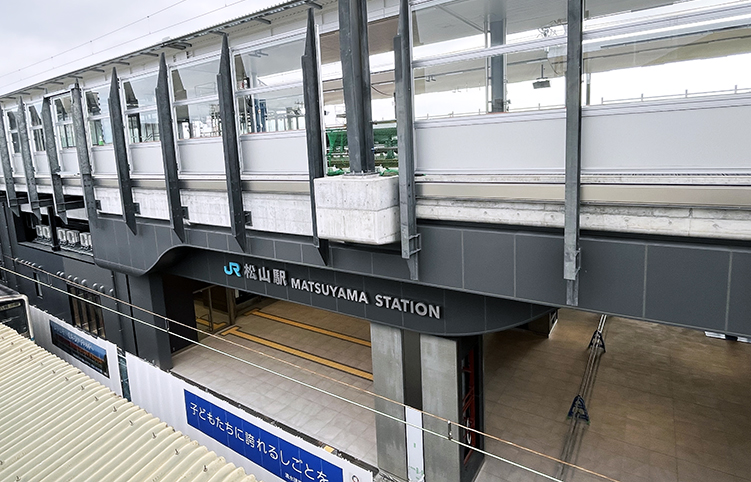 �\�]�� ���R�w ���w