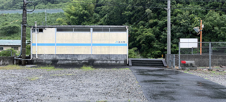 �\�]�� �����w