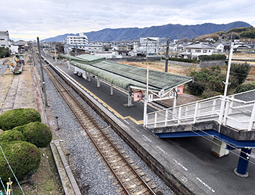 �\�]�� �����w