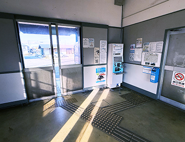 ������ �]�򔒒��w