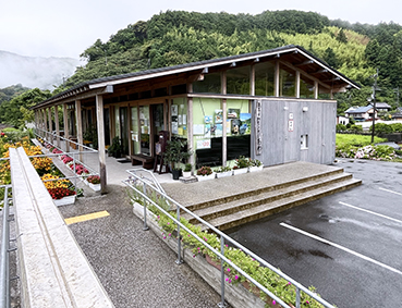 �y�]�� ���a�w