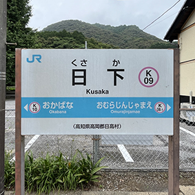 �y�]�� �����w