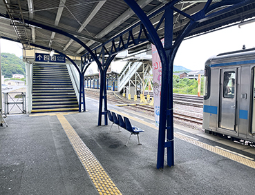 �y�]�� �{��w