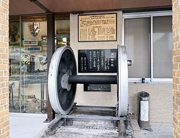 �y�]�� �{��w