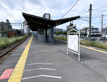 ���L�� ����w