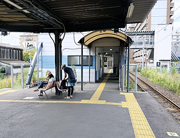 ���L�� ����w