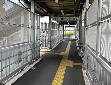 ���L�� ����w