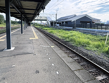 ���L�� ����w